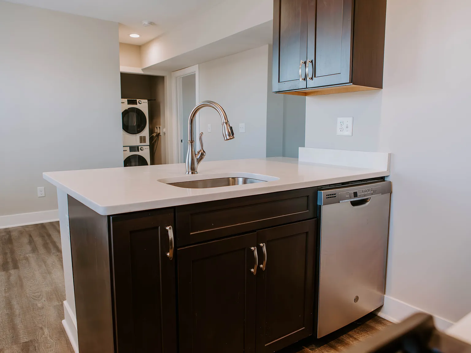 2 bed, 950 sqft, $1,500 — Photo 2