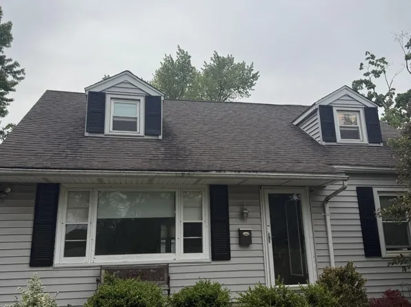 4211 N Gate Ridge Rd, Peoria, IL 61614