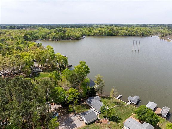 5th image of 121 Hilltop Cir
