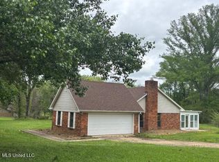 2334 N Pine Lea Dr, Jackson, MS 39209