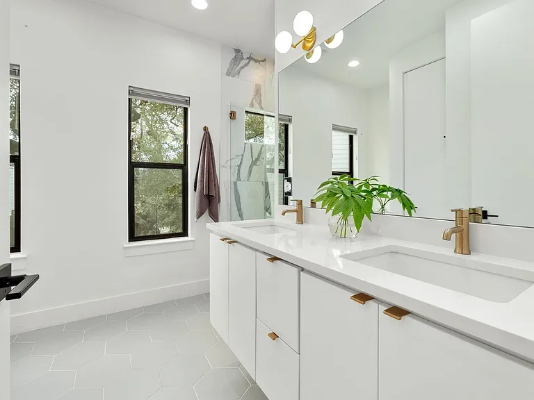 1183 Oakgrove Ave #2 — Photo 12