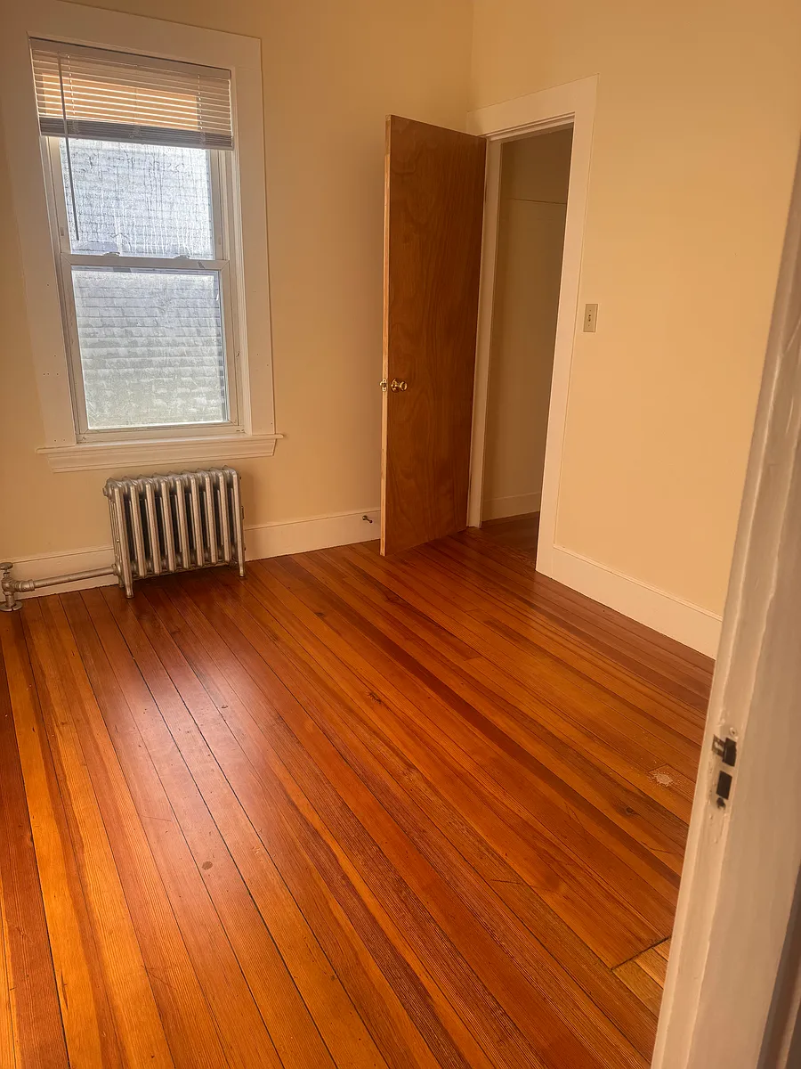 Building Photo - 197 Sheridan Ave #3