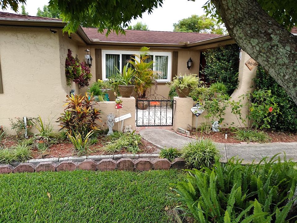 2nd image of 9616 Rainbow Ln