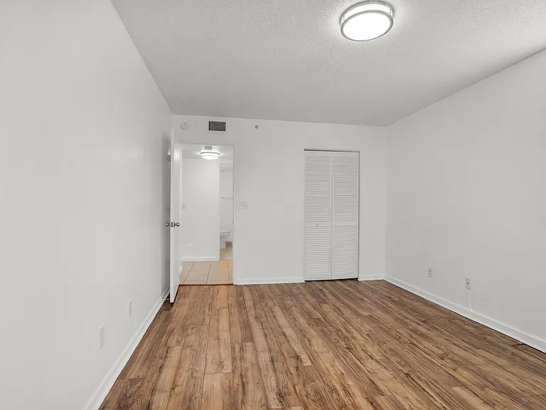 1341 SE 3rd Ave #112 — Photo 9