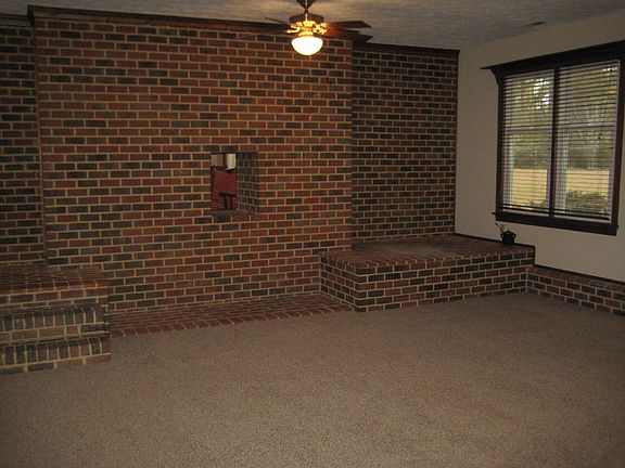 4th image of 47 Dashiell Dr
