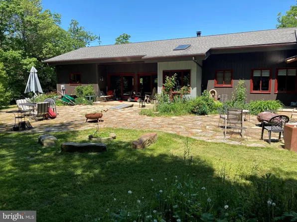320 Misty Hill Dr, State College, PA 16801