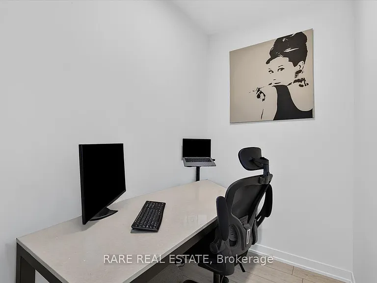 39 Mary St #1810 — Photo 13