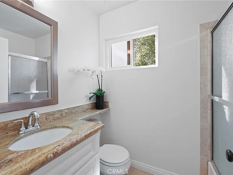 454 Seaward Rd — Photo 24