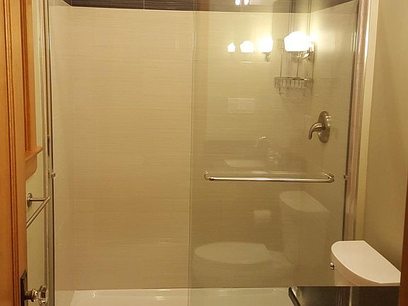 5th image of 2448 W Leland Ave #1