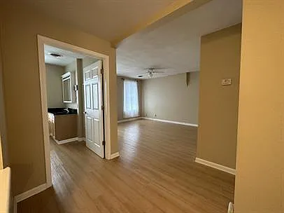 202 N Townsend St — Photo 23