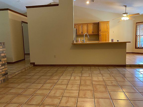 4th image of 2848 Carriage Ct