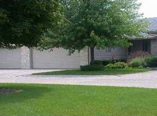 814 Amber Ridge Dr SW, Byron Center, MI 49315