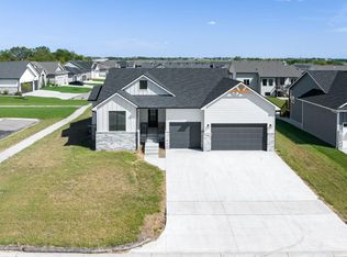 1230 W Ravendale Ln, Goddard, KS 67052