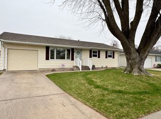 308 N 3rd Ave, Hastings, NE 68901