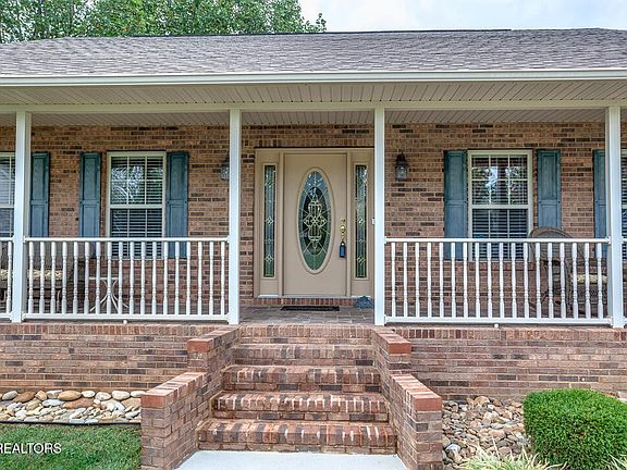 3rd image of 1533 Foxfire Cir