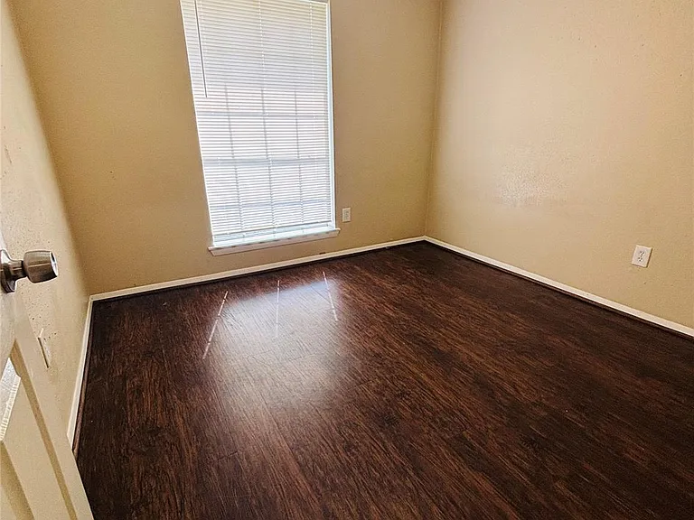 22219 Acorn Valley Dr — Photo 14