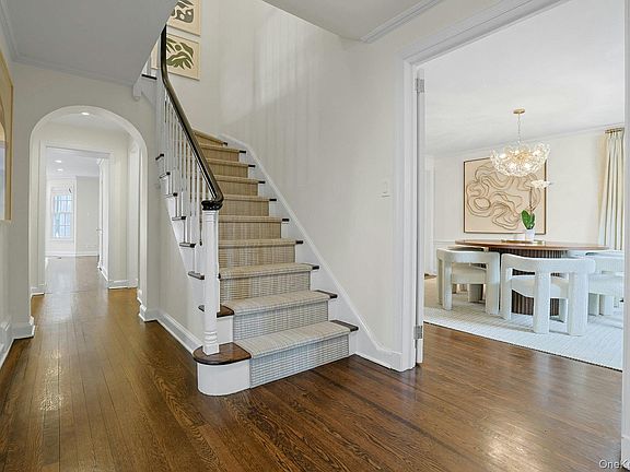 2nd image of 250 Mamaroneck Road