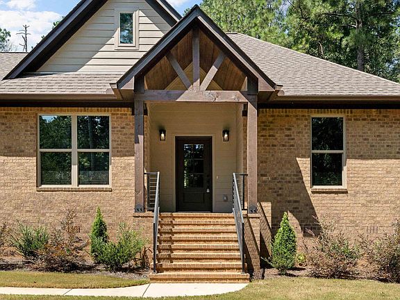 4th image of 435 Eagle Pointe Dr