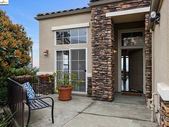 3rd image of 8257 Skyline Cir