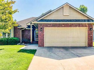 523 E 39th Ct, Hutchinson, KS 67502