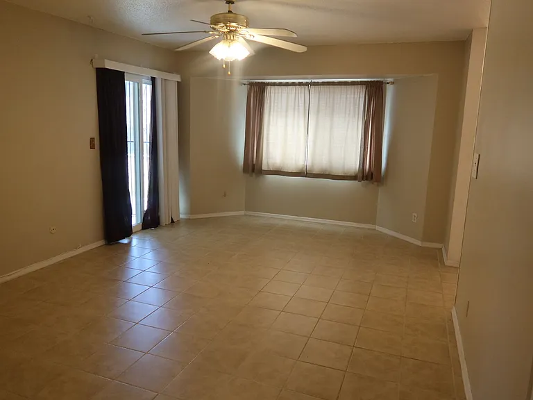 10345 Biscaine St — Photo 19
