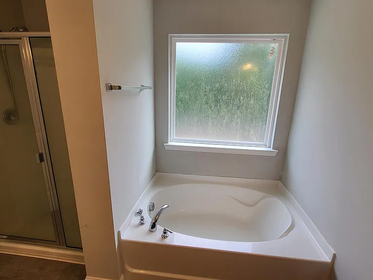 643 Fairview Cir — Photo 7