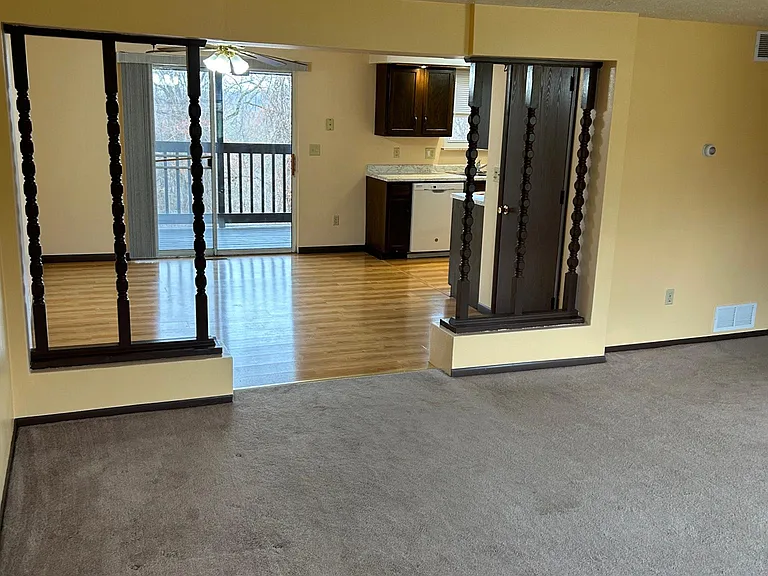 5 Maplewood Dr #12 — Photo 4