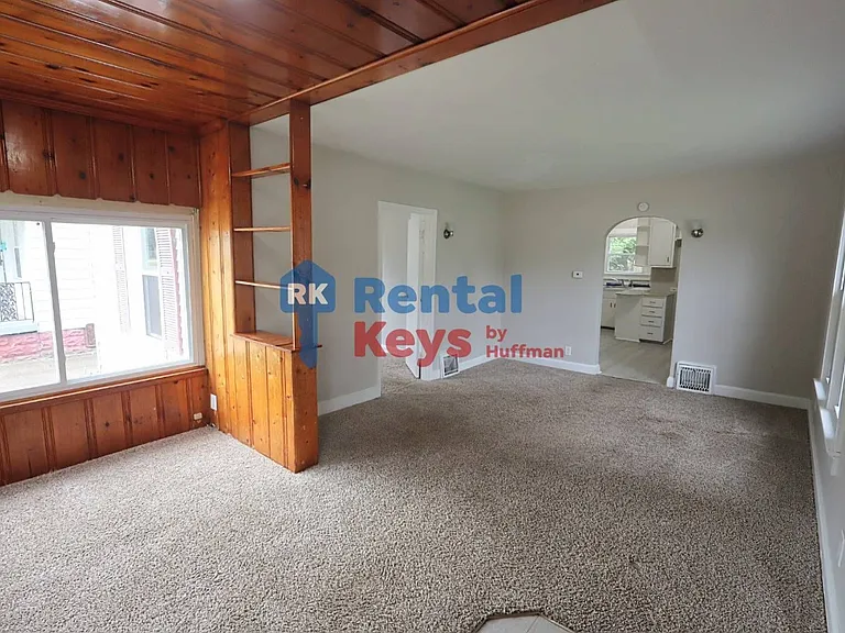 2525 S Rotherwood Ave — Photo 5