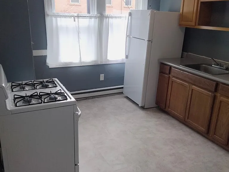 353 Capitol Ave — Photo 2