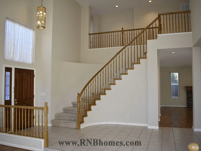 2400 Carr Ct — Photo 4