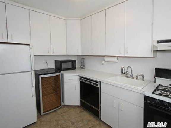 2nd image of 7156 252nd St