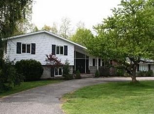 60 Fircrest Ln, Moreland Hills, OH