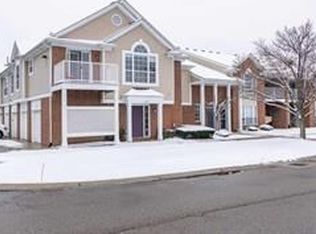 45832 Warwick Dr, Macomb, MI 48044