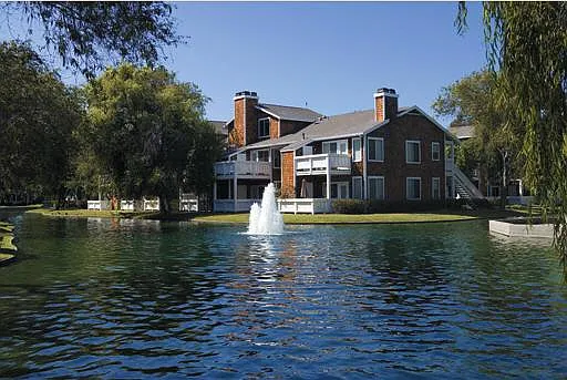 1 Marina Lakes Dr — Photo 1