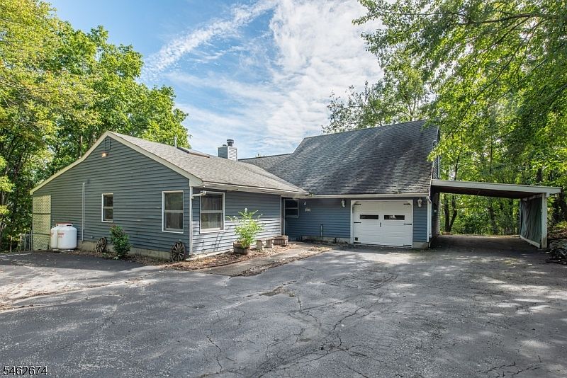 1st image of 30 Shale Hill Rd