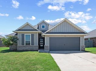 10824 NW 5th St, Yukon, OK 73099