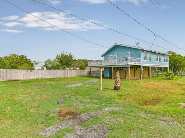 1004 20th St, San Leon, TX 77539