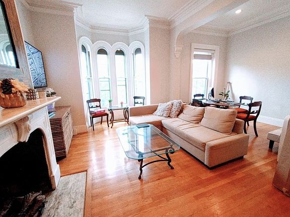 4th image of 518 E Broadway APT 3