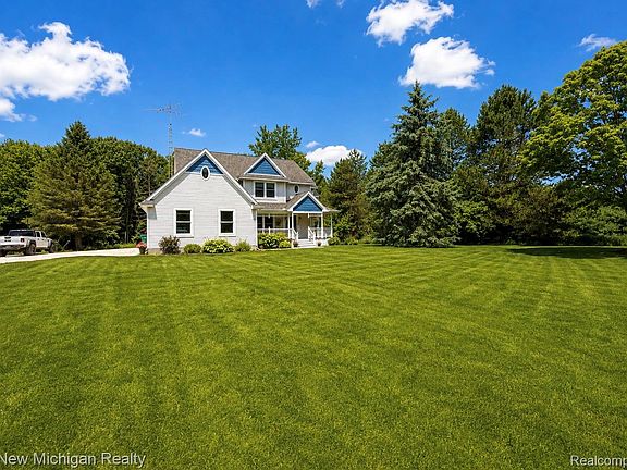 3rd image of 10119 Hill Rd