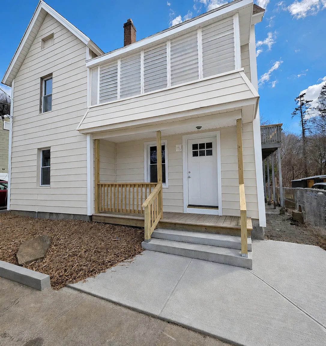 2 bed, 1.0 bath, 1436 sqft, $1,850 — Photo 1