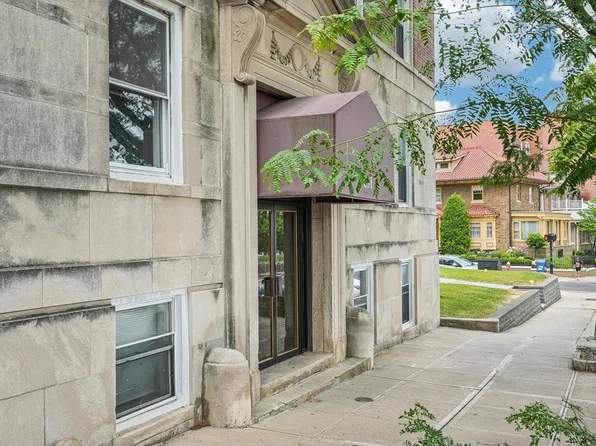 851 Blvd East image 4 of 42