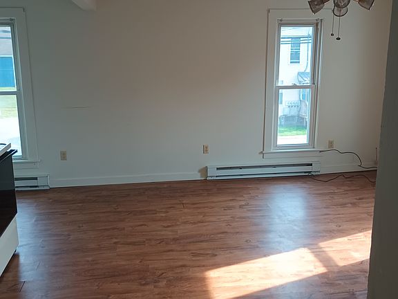 4th image of 85 E Elmira St #B