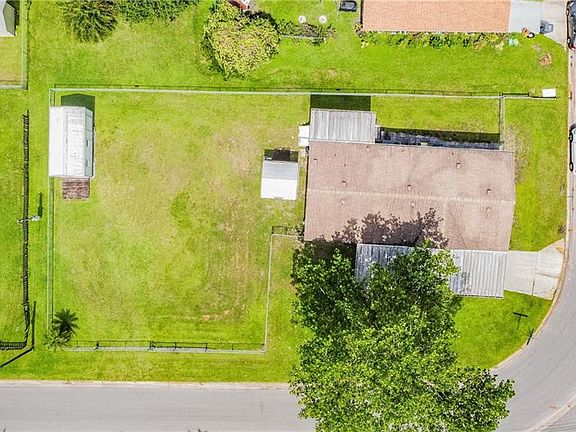 5th image of 1225 Sea Oats Cir E