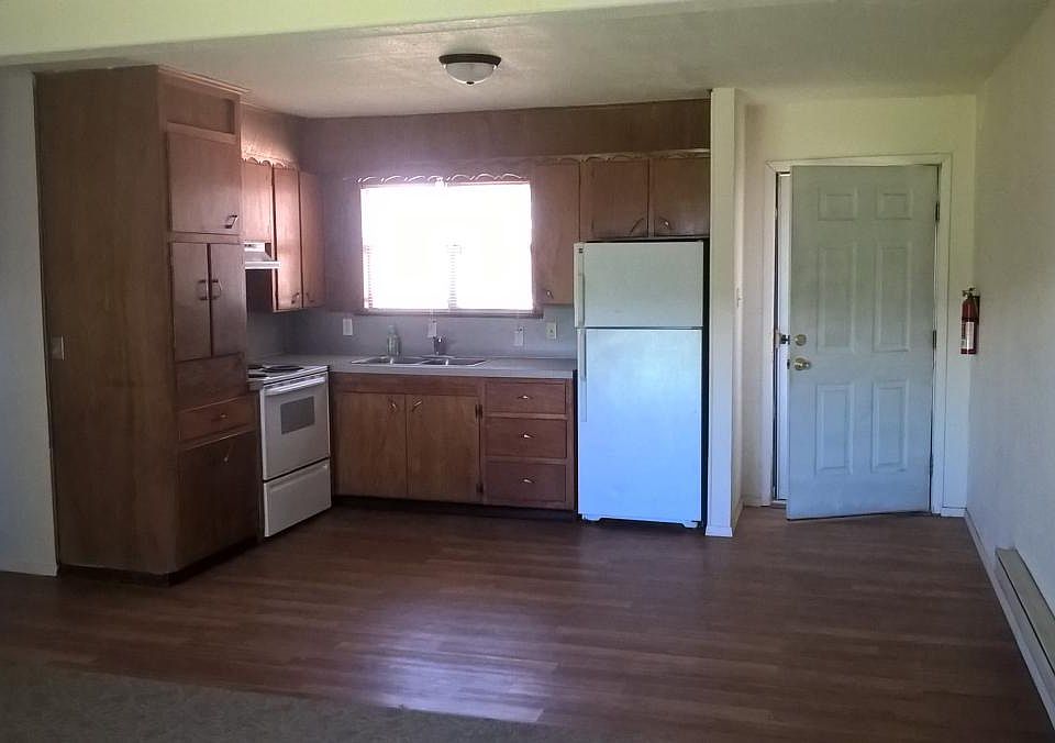 2nd image of 400 N Avenue K APT 6