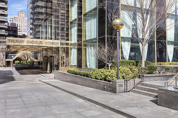 Rented by Compass | media 40