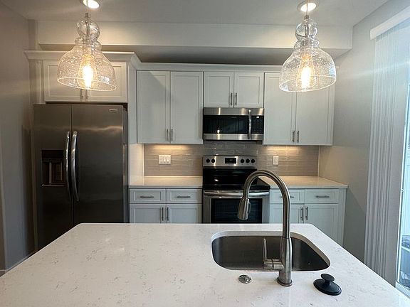 3rd image of 2550 N Howard St APT 1