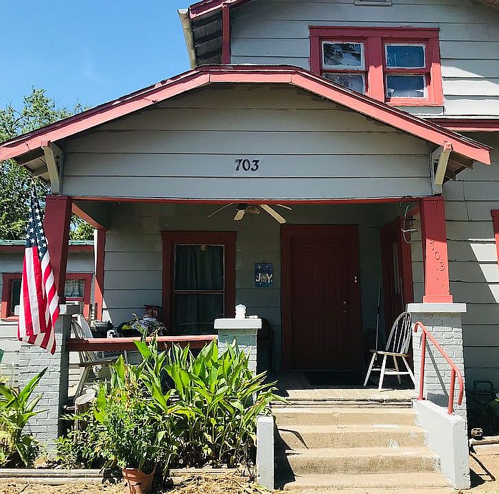 2nd image of 703 N Wilhite St