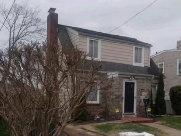 14 Lenox Ave, Freeport, NY 11520