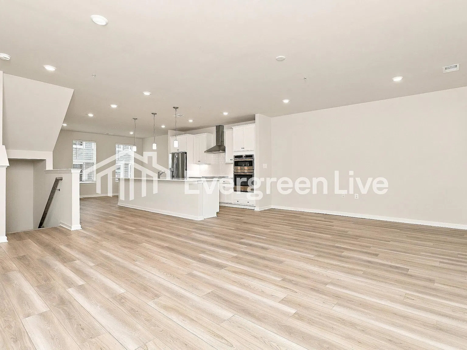 3 bed, 2.5 bath, 2415 sqft, $3,035 — Photo 3