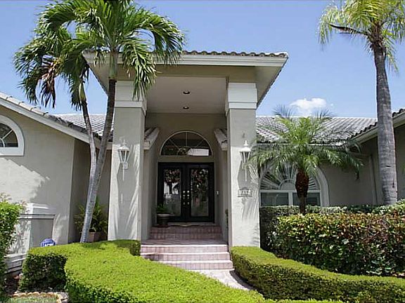 2nd image of 715 Pinta Dr